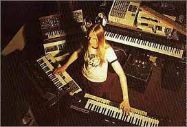 Wakeman's legendary, pioneering multi-keyboard layout